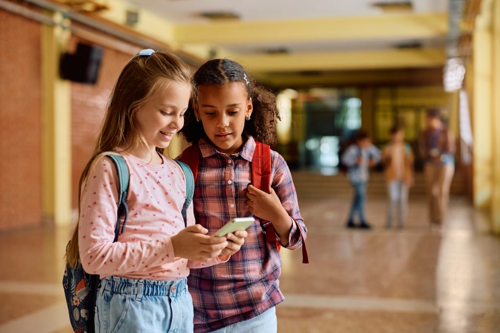 Como planejar o marketing da escola depois do ECA Digital?